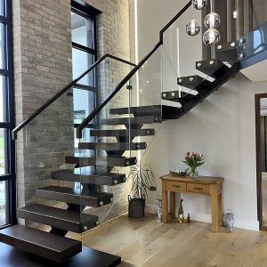 Lan Can Cầu Thang Nhôm Kính Thi Công Hiện Đại